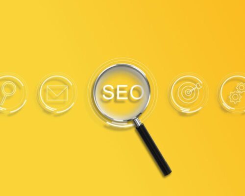 Difference between SEO and SMM illustration