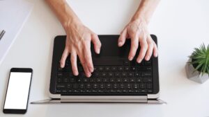 Freelance Digital Marketing Strategist in Kannur working on marketing strategy